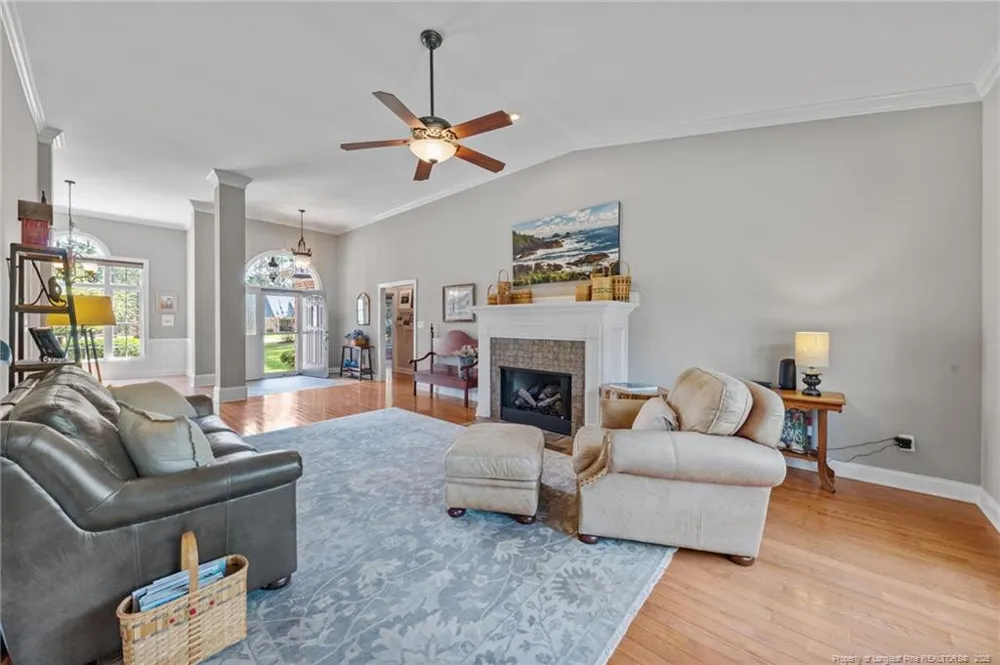 30180 E Lake Road Wagram, NC 28396