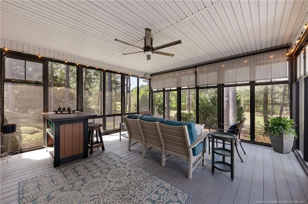 30180 E Lake Road Wagram, NC 28396