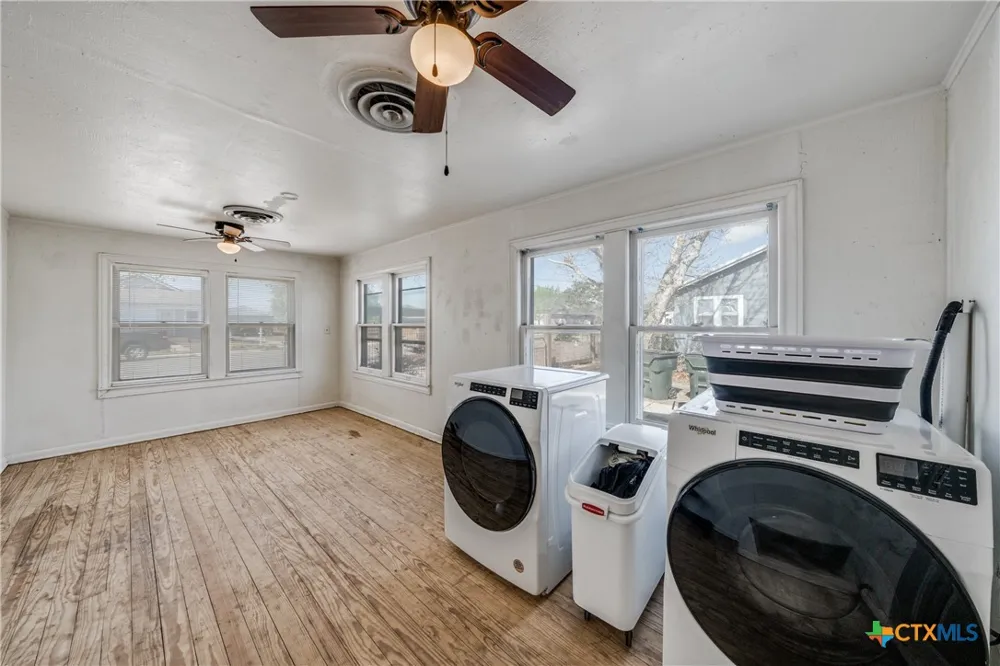 615 E Main Avenue Karnes City, TX 78118