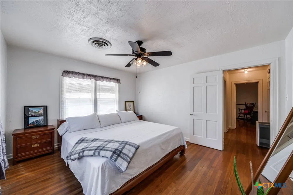 615 E Main Avenue Karnes City, TX 78118