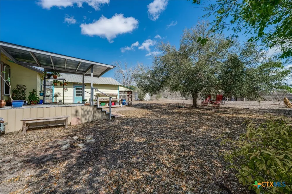 615 E Main Avenue Karnes City, TX 78118