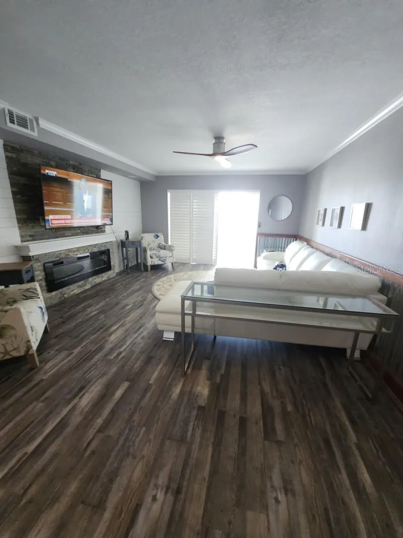 1819 SHORE DRIVE S #217 South Pasadena, FL 33707
