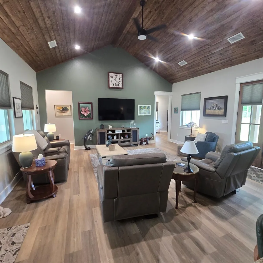 111 Bluegill Drive Shepherd, TX 77371