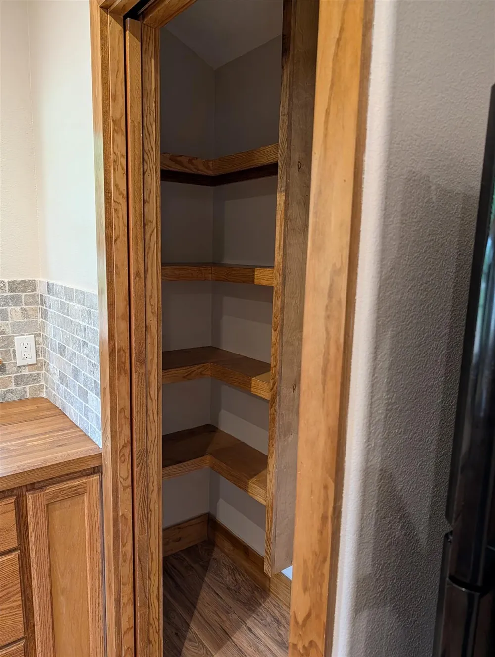 16 Walnut Lane Riverside, TX 77320