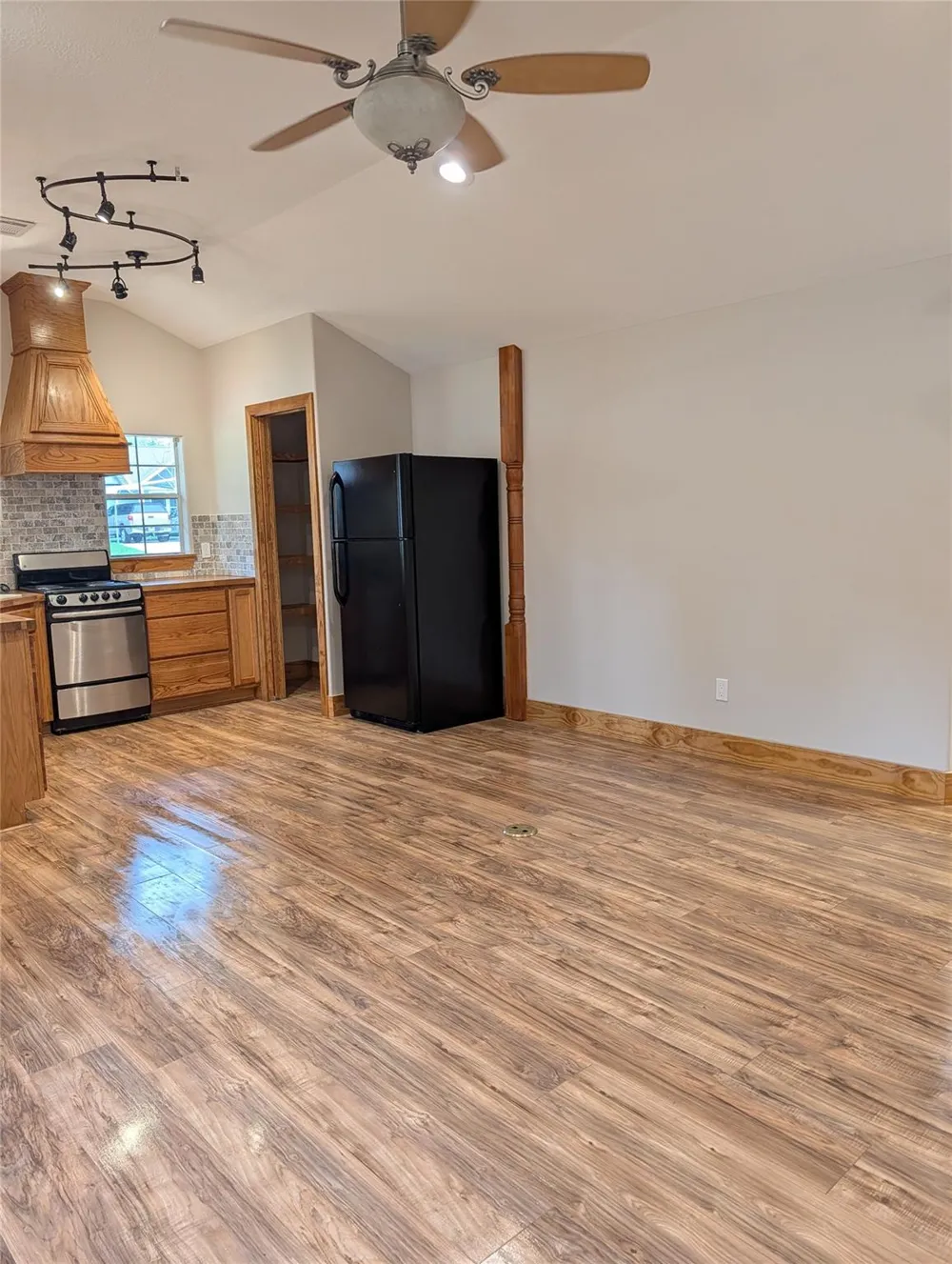 16 Walnut Lane Riverside, TX 77320