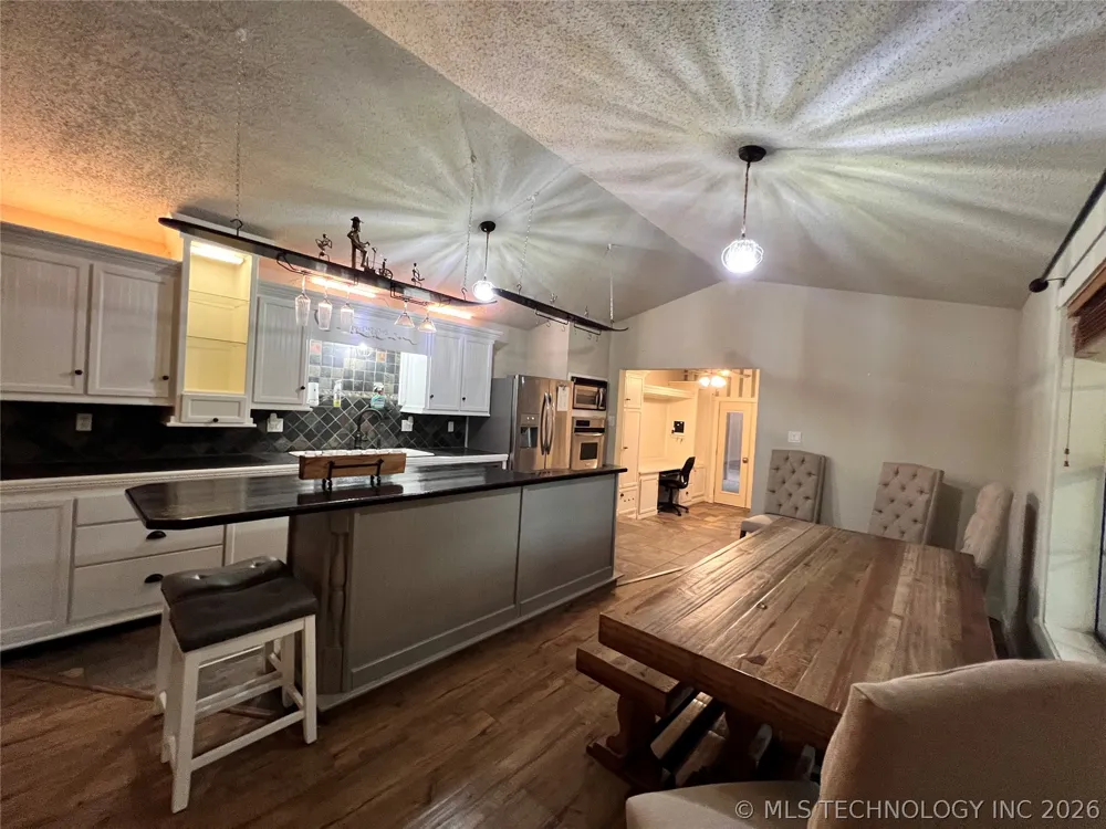 11782 Oak Ridge Street Kingston, OK 73439