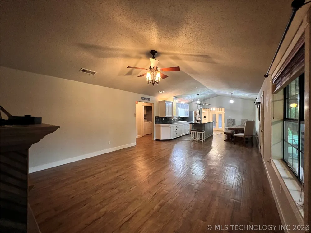 11782 Oak Ridge Street Kingston, OK 73439