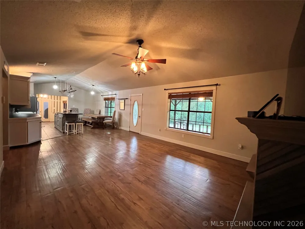 11782 Oak Ridge Street Kingston, OK 73439