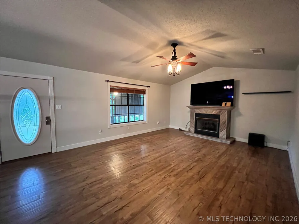 11782 Oak Ridge Street Kingston, OK 73439