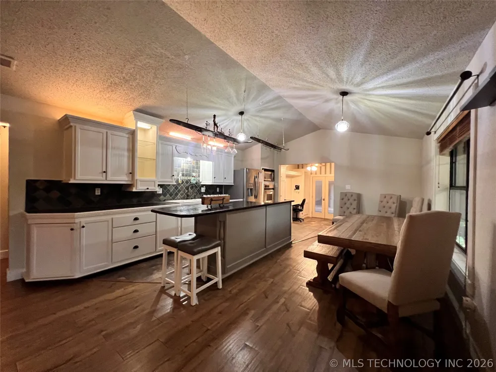 11782 Oak Ridge Street Kingston, OK 73439