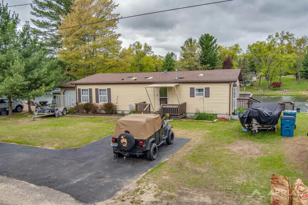 1929 Mohawk Trail Churchill Township, MI 48661