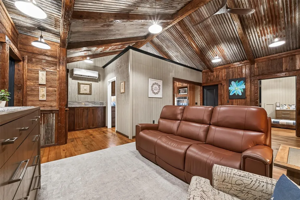 342 County Road 416 Brazoria, TX 77422