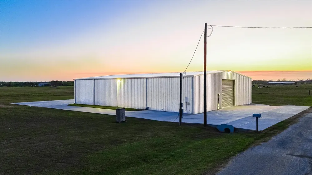 342 County Road 416 Brazoria, TX 77422