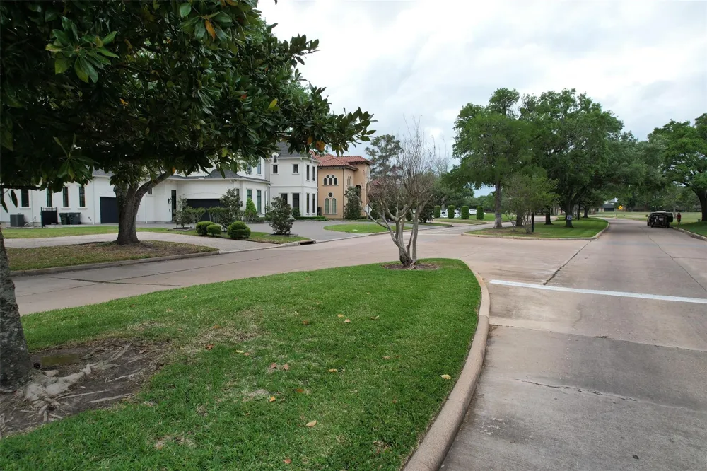 602 Sugar Creek Boulevard Sugar Land, TX 77478