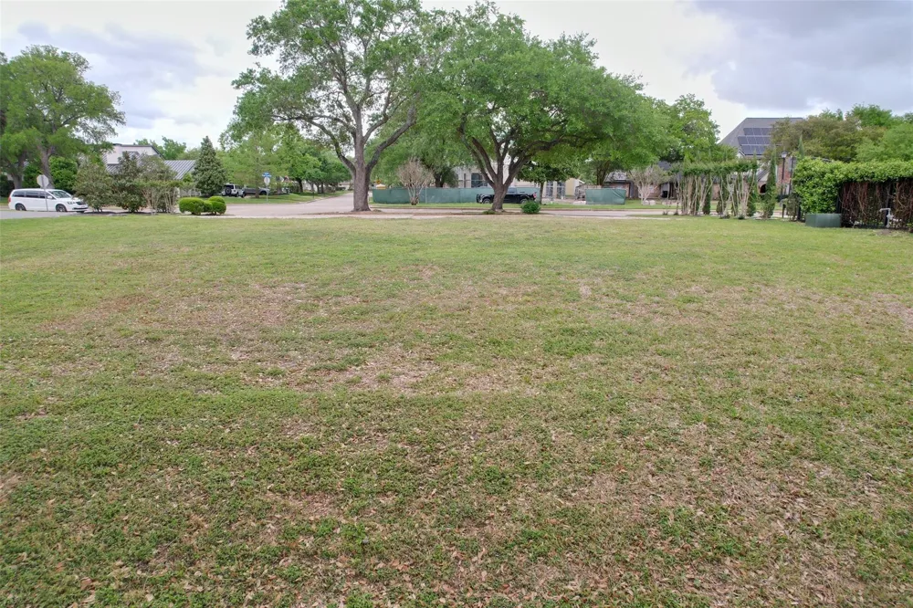 602 Sugar Creek Boulevard Sugar Land, TX 77478