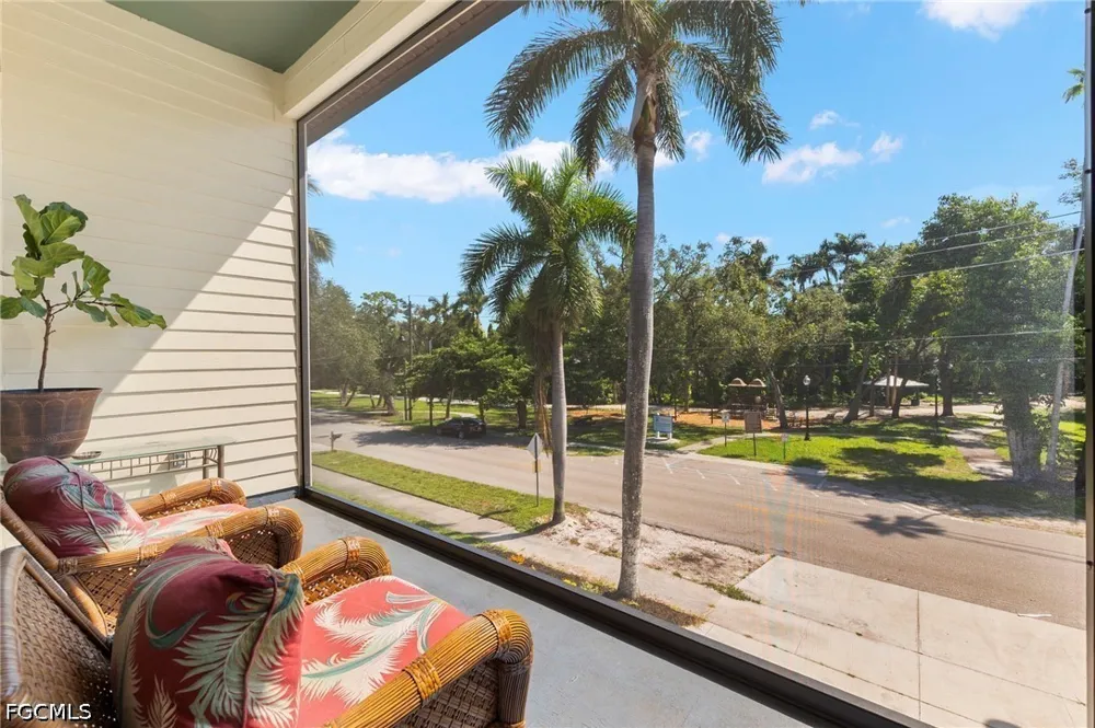 Lynwood Avenue Fort Myers, FL 33901