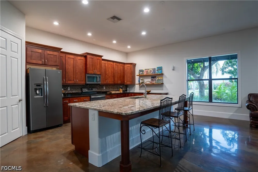 Lynwood Avenue Fort Myers, FL 33901