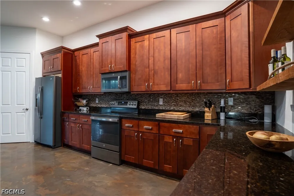 Lynwood Avenue Fort Myers, FL 33901