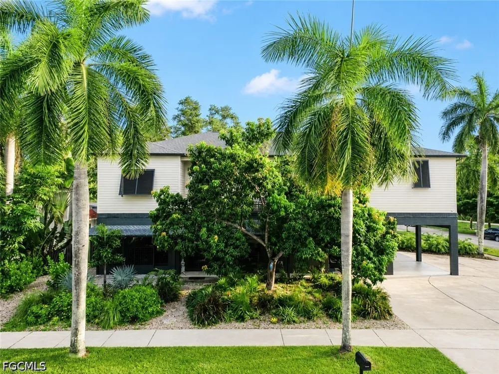 Lynwood Avenue Fort Myers, FL 33901