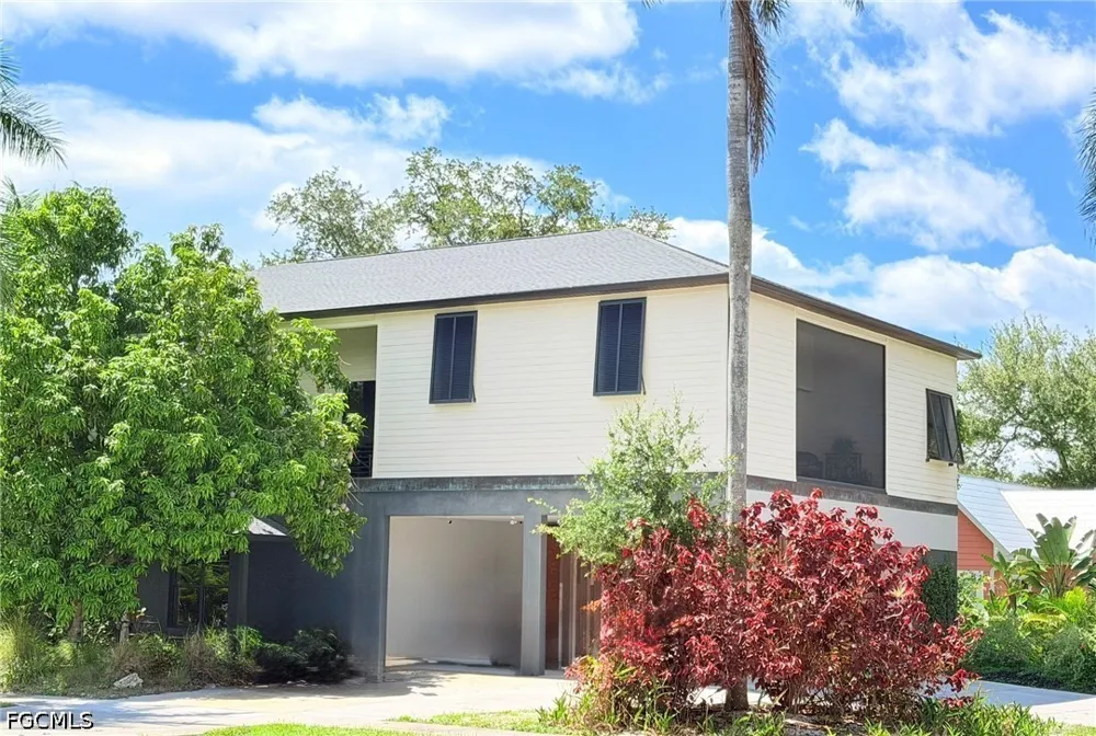 Lynwood Avenue Fort Myers, FL 33901