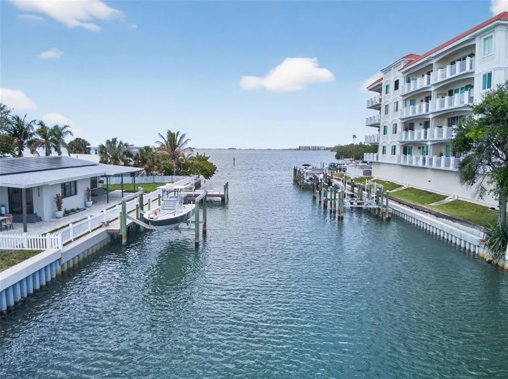 1866 VENETIAN POINT DRIVE Clearwater, FL 33755