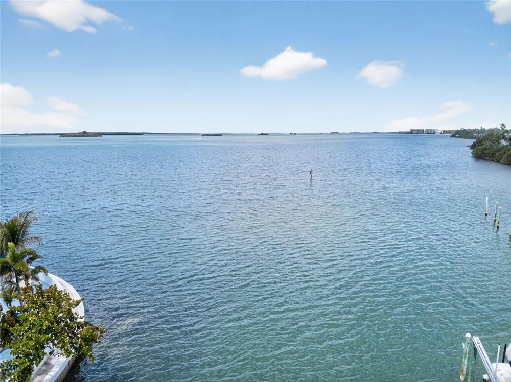 1866 VENETIAN POINT DRIVE Clearwater, FL 33755