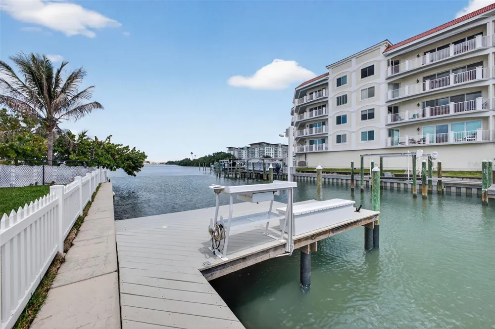 1866 VENETIAN POINT DRIVE Clearwater, FL 33755