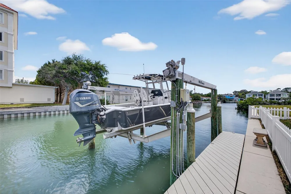 1866 VENETIAN POINT DRIVE Clearwater, FL 33755