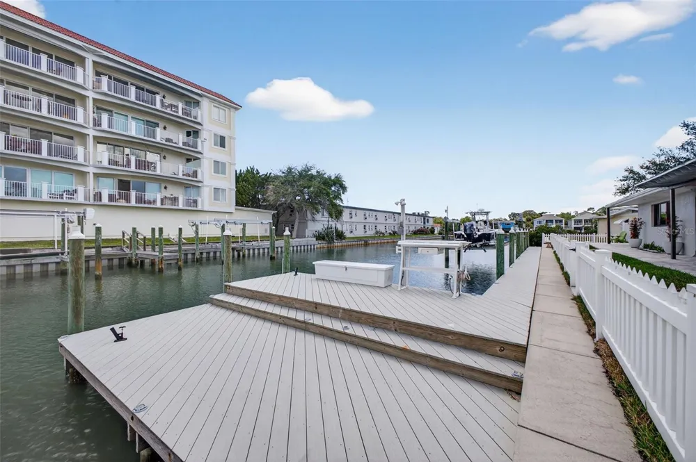 1866 VENETIAN POINT DRIVE Clearwater, FL 33755