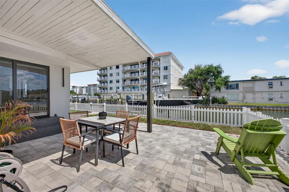 1866 VENETIAN POINT DRIVE Clearwater, FL 33755