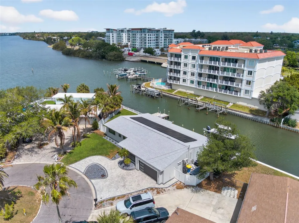 1866 VENETIAN POINT DRIVE Clearwater, FL 33755