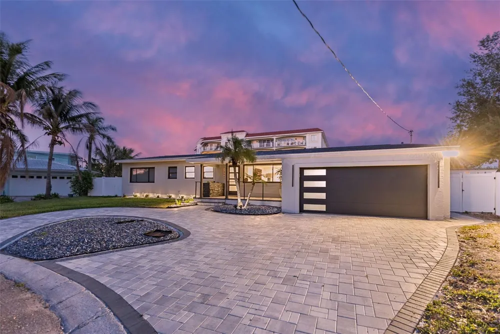 1866 VENETIAN POINT DRIVE Clearwater, FL 33755