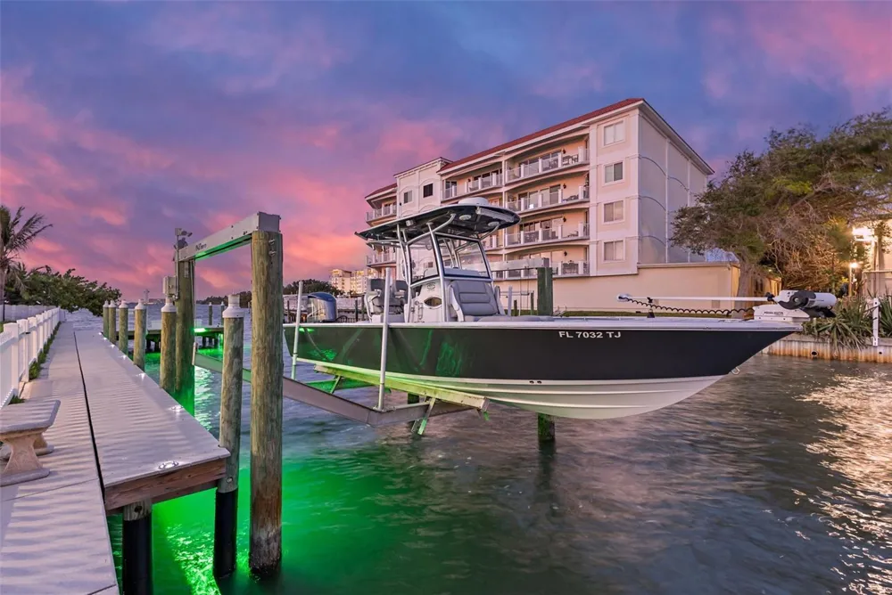 1866 VENETIAN POINT DRIVE Clearwater, FL 33755