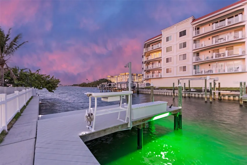 1866 VENETIAN POINT DRIVE Clearwater, FL 33755