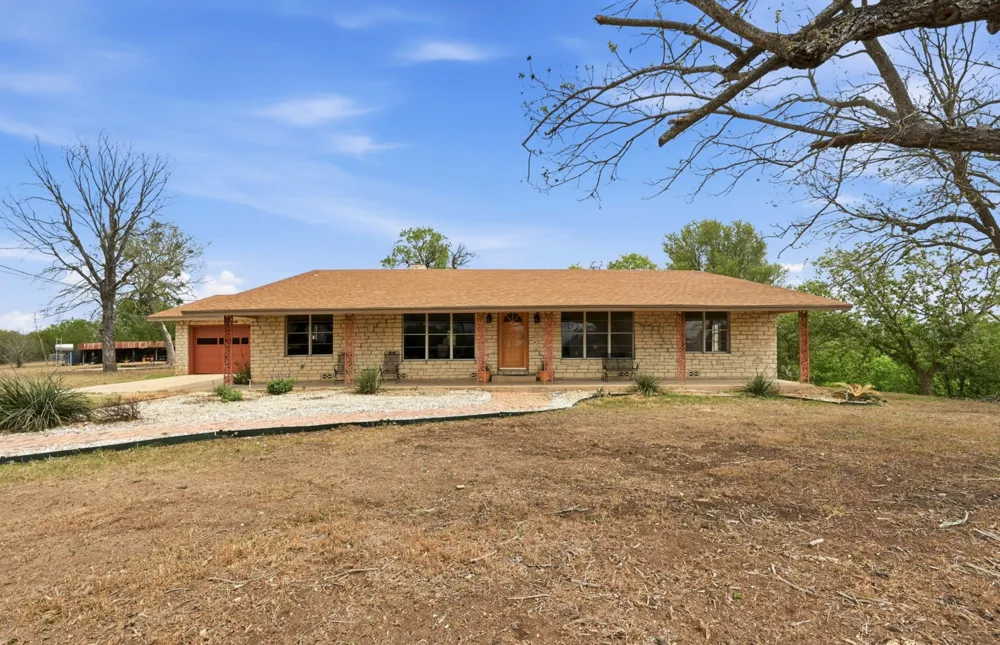 3500 Scull Road Martindale, TX 78655