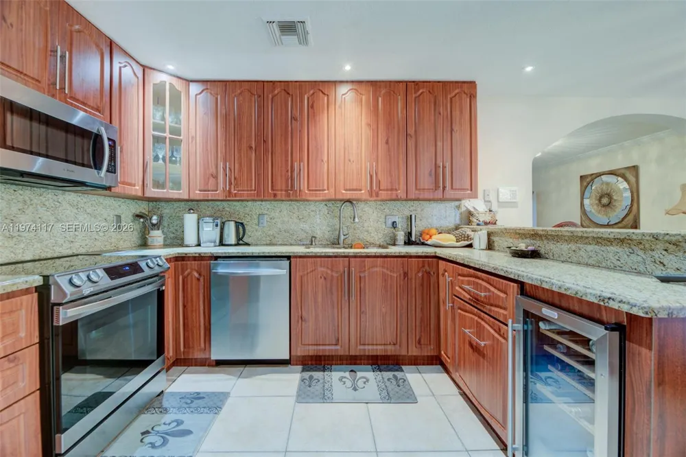 10 NW 110th Ave Plantation, FL 33324