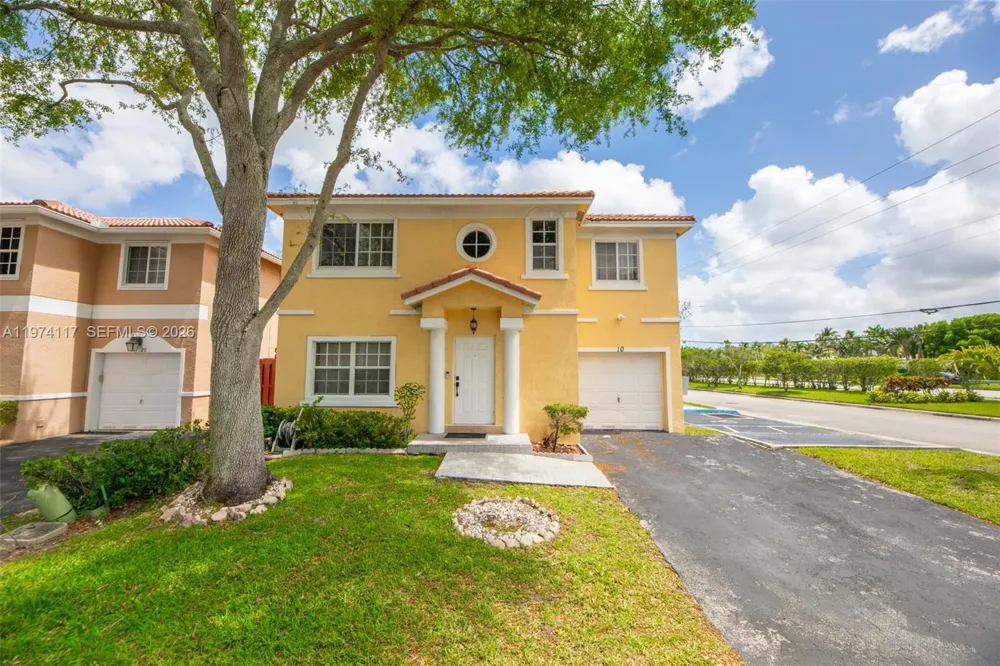 10 NW 110th Ave Plantation, FL 33324