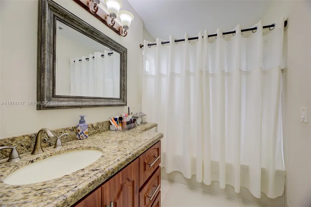10 NW 110th Ave Plantation, FL 33324