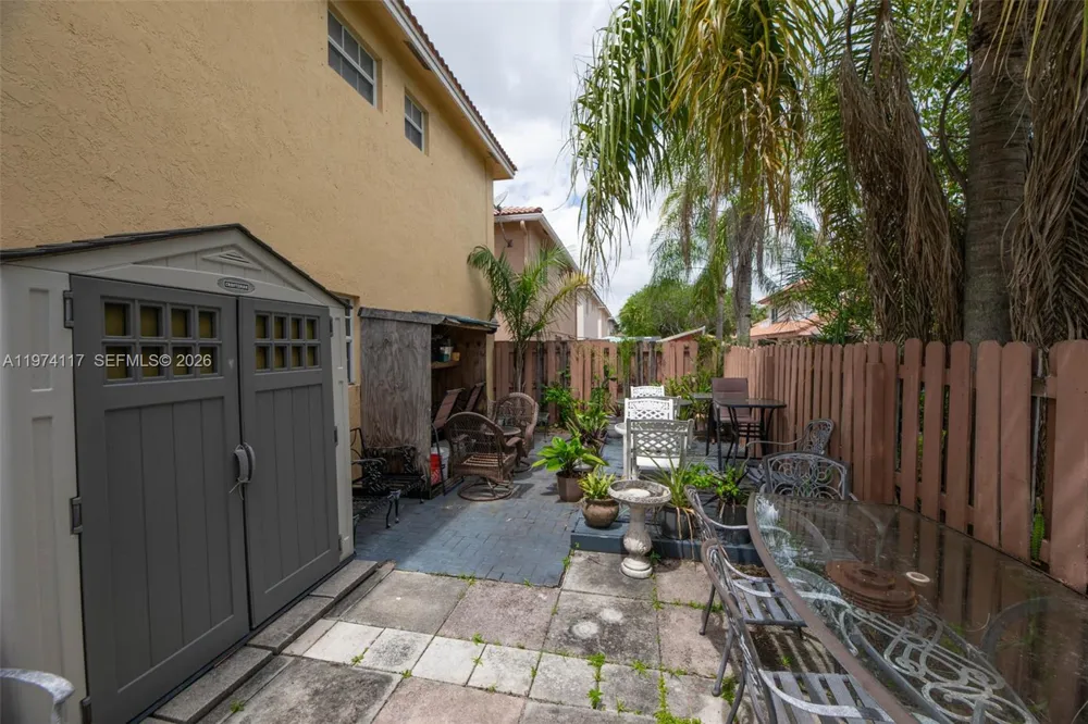 10 NW 110th Ave Plantation, FL 33324