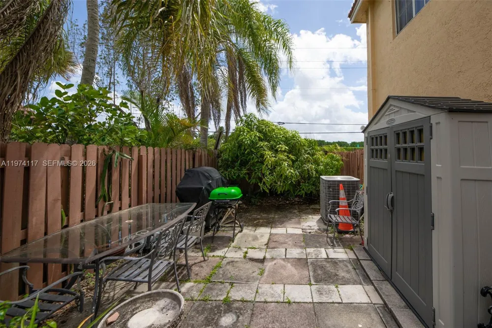 10 NW 110th Ave Plantation, FL 33324