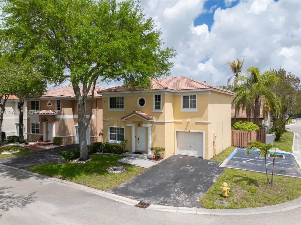 10 NW 110th Ave Plantation, FL 33324