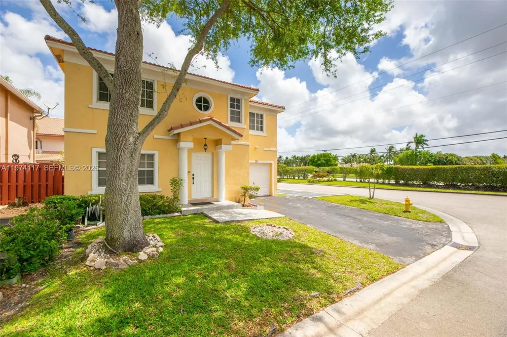 10 NW 110th Ave Plantation, FL 33324