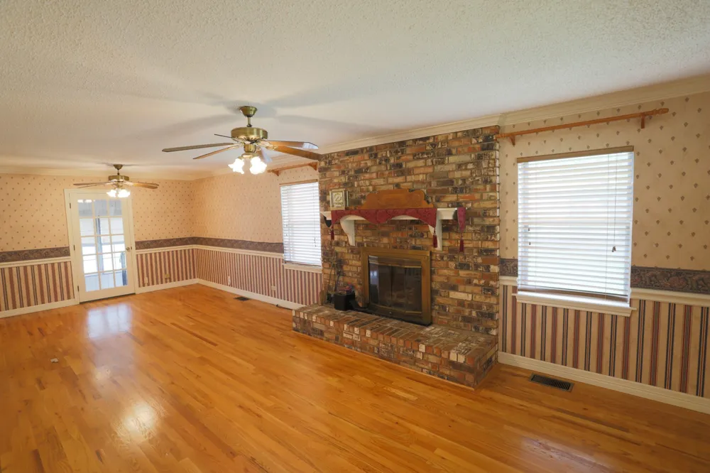 303 David Davis Drive McGregor, TX 76657