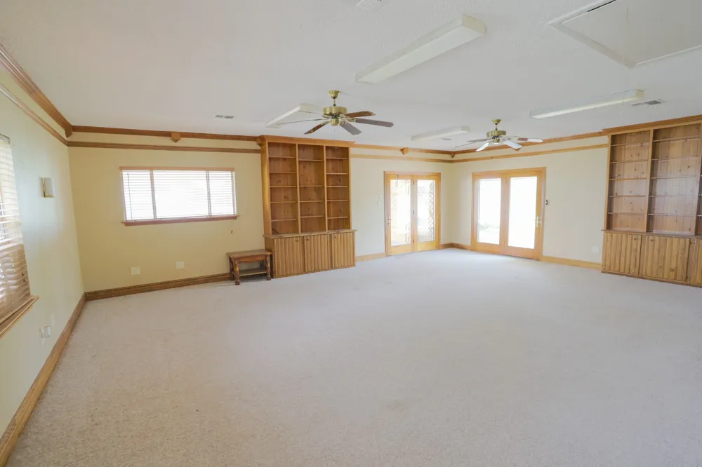 303 David Davis Drive McGregor, TX 76657