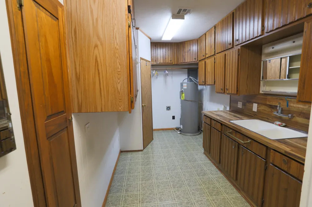 303 David Davis Drive McGregor, TX 76657