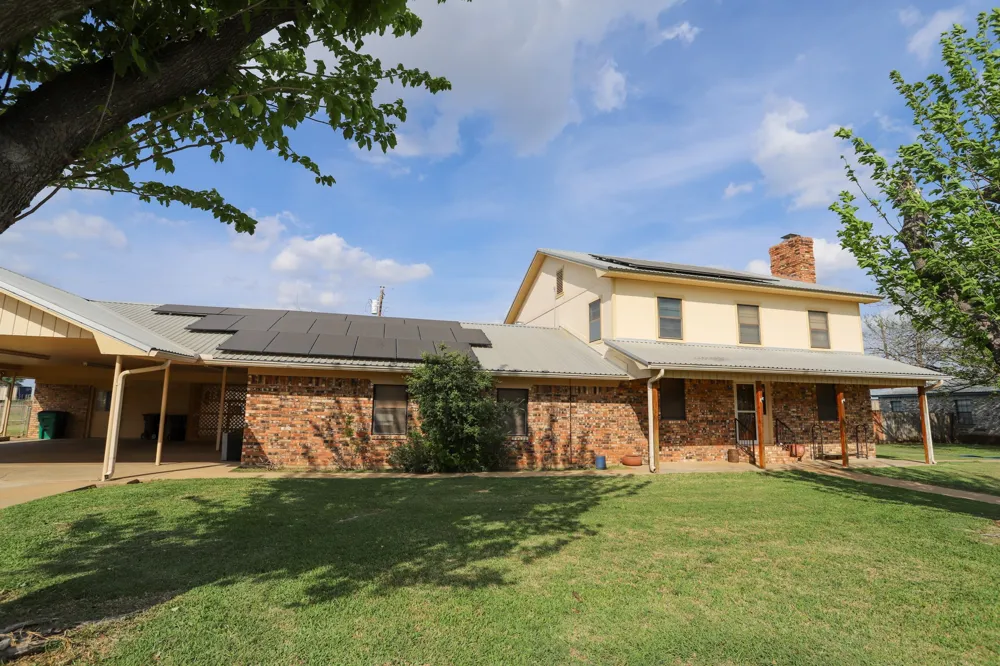 303 David Davis Drive McGregor, TX 76657