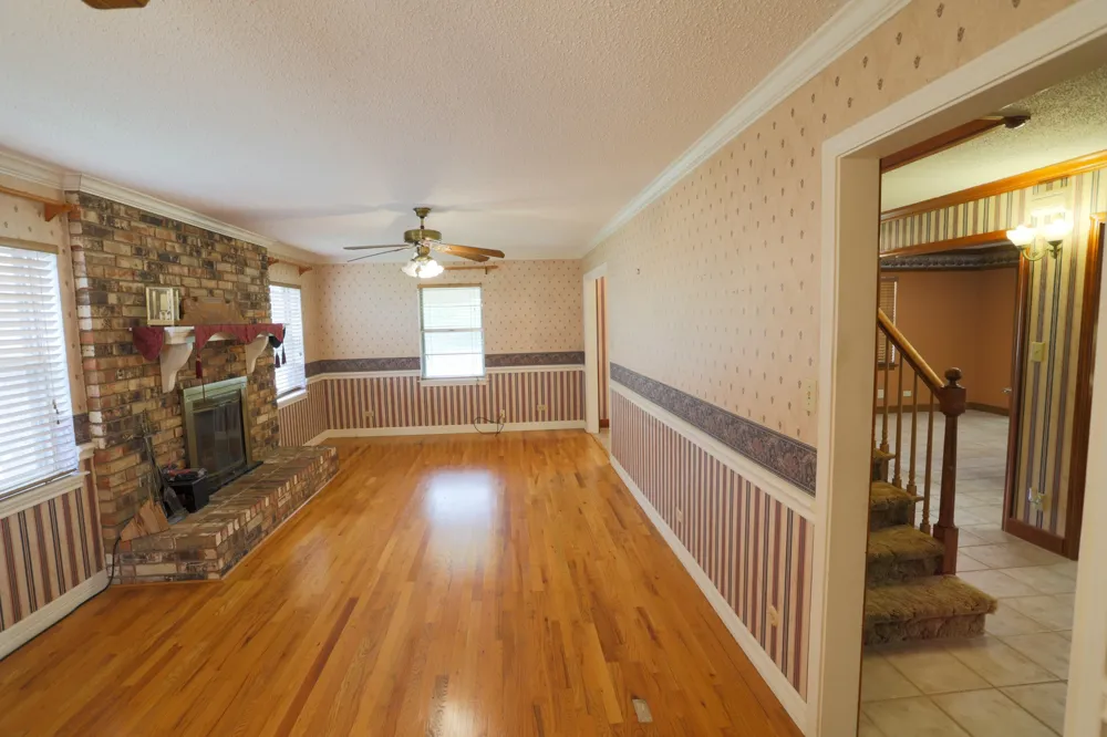 303 David Davis Drive McGregor, TX 76657