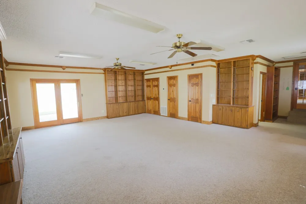 303 David Davis Drive McGregor, TX 76657