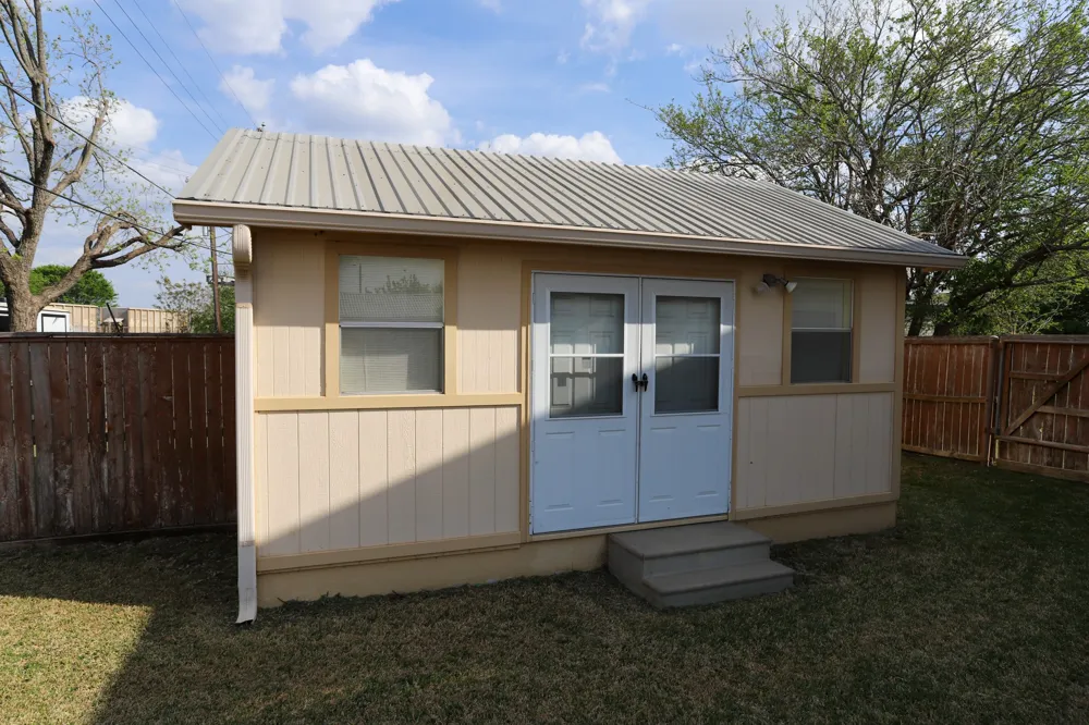 303 David Davis Drive McGregor, TX 76657
