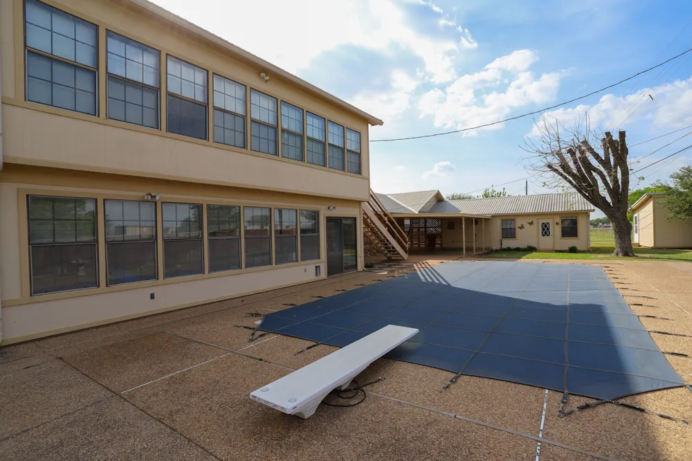 303 David Davis Drive McGregor, TX 76657